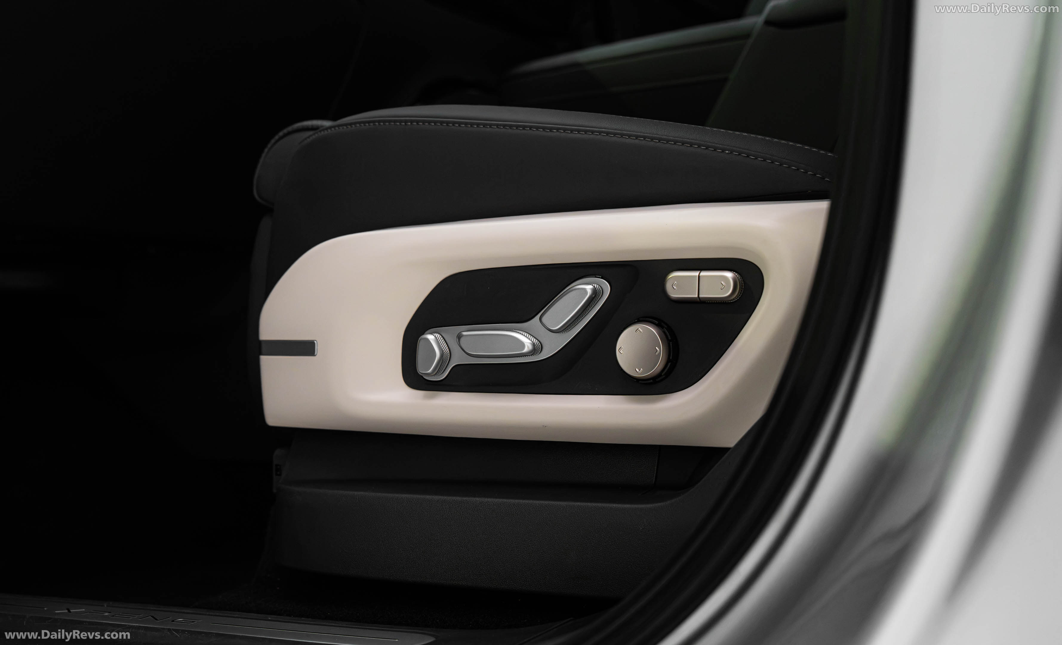 2027 Xpeng Motors G9L Interior